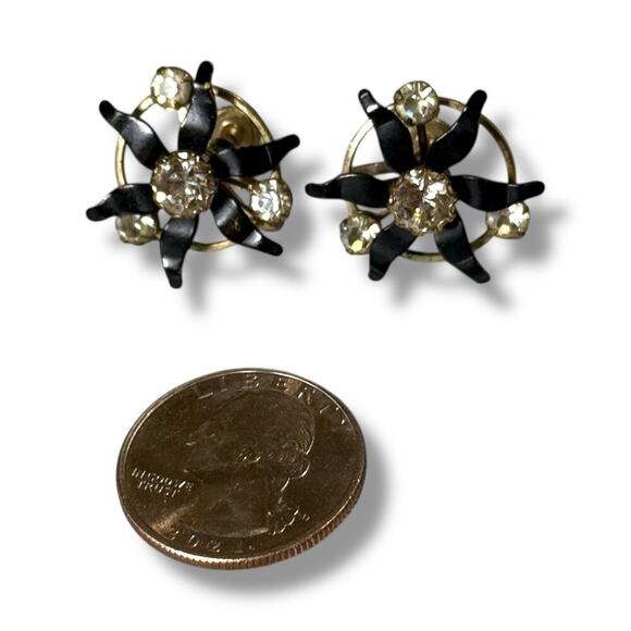 Vintage Floral Rhinestone Earrings Womens Whimsygoth Black GoldTone Screw Back - Picture 5 of 5